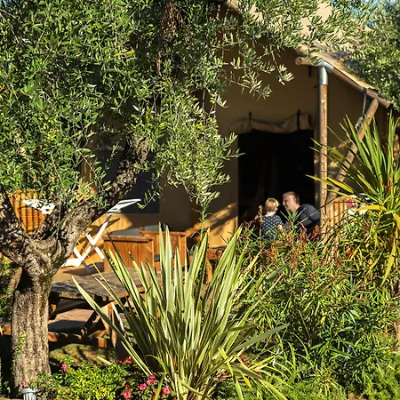 Weekend Glamping Resort-2